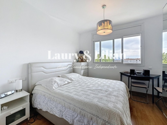 Imagen 4 de Apartamento de 2 dormitorios con piscina y plaza de aparcamiento.