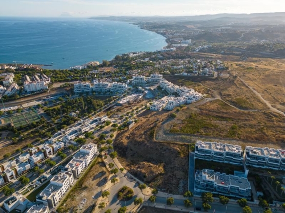 Imagen 1 de ¡INCREÍBLE URBANIZACION DE LUJO EN ESTEPONA!