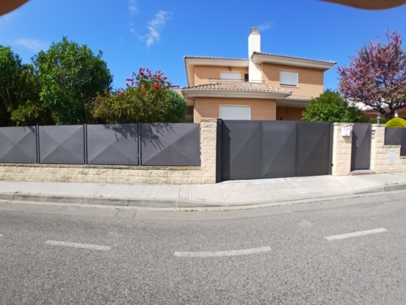 Imagen 1 de Casa-Chalet en Venta en Cambrils Tarragona