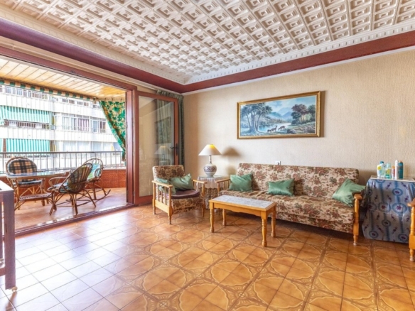 Imagen 3 de Apartamento a pie de playa del Acequión y con piscina comunitaria en Torrevieja