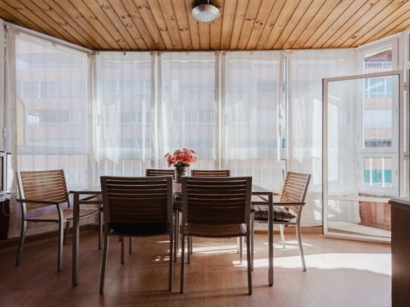 Imagen 2 de Apartamento en primera línea de Playa del Acequión con piscina comunitaria