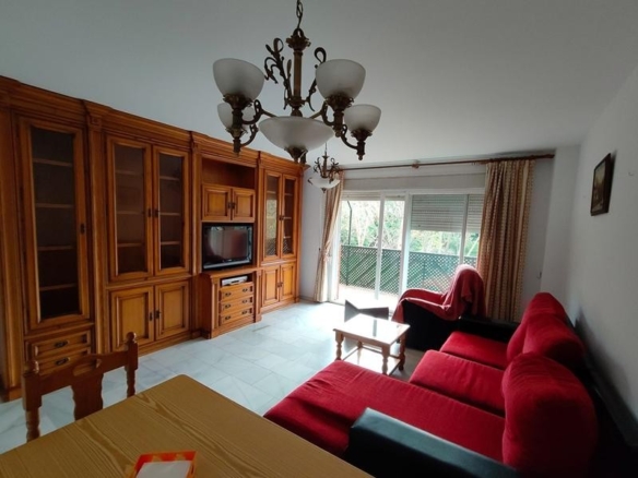 Imagen 1 de ¡VENTA DE GRAN PISO DE 4 HABITACIONES EN EL CENTRO DE ESTEPONA!