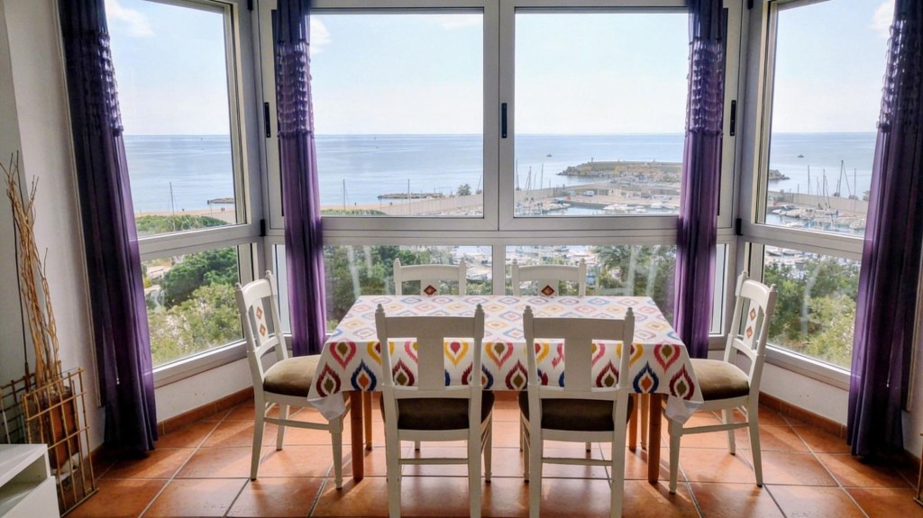 Imagen 2 de Apartamento en la primera línea de mar con licencia turística