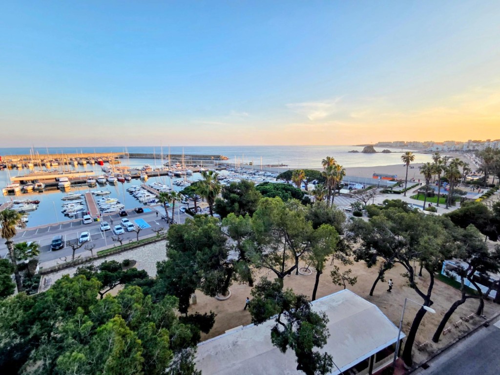 Imagen 1 de Apartamento en la primera línea de mar con licencia turística