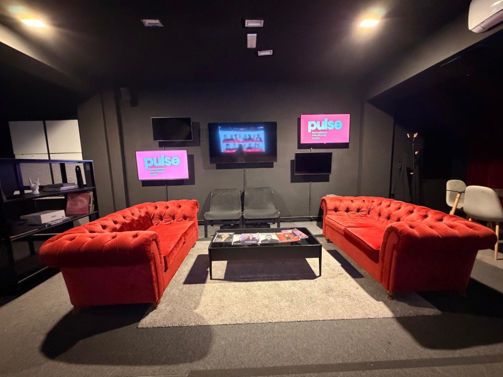 Imagen 3 de Traspaso Estudio de Radio y Producción 315 m²