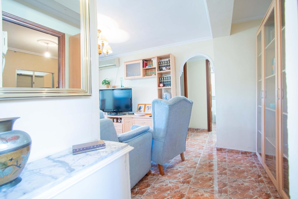 Imagen 2 de Vivienda en venta en buen estado en c/ Relampaguito