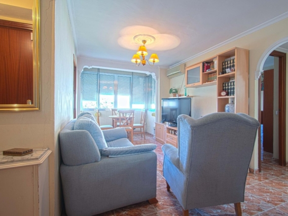Imagen 3 de Vivienda en venta en buen estado en c/ Relampaguito