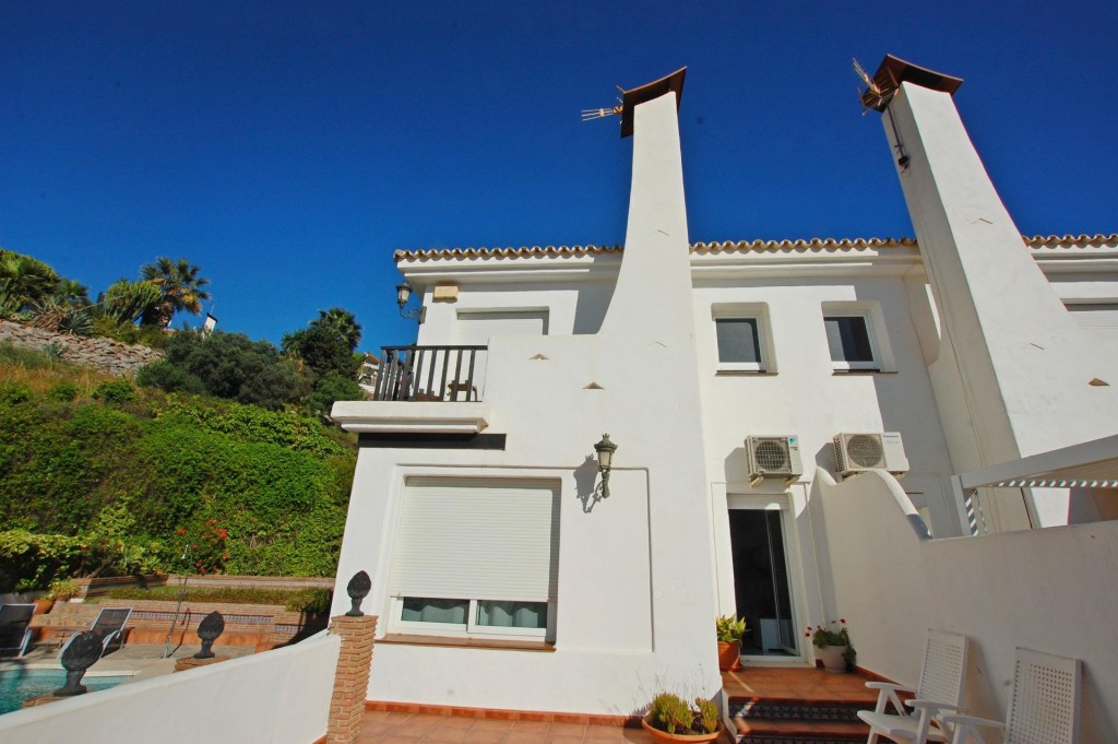 Imagen 1 de Chalet individual en urbanización de Alhaurín de la Torre