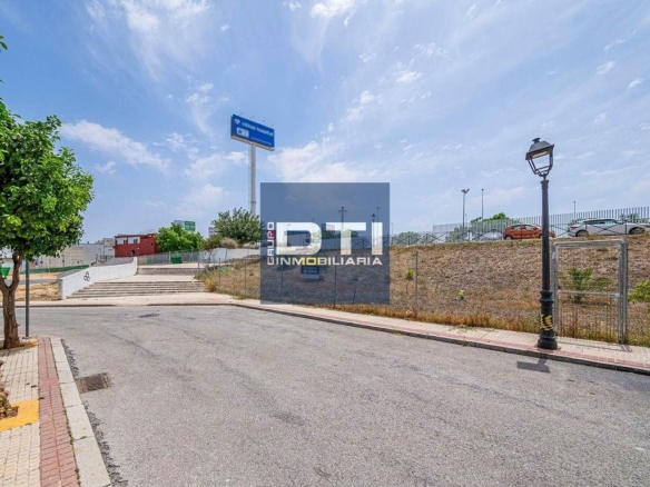 Imagen 1 de Terreno urbano para construir en venta en c. esquina calle garcia lorca y miguel angel austurias