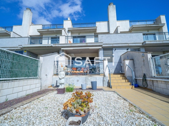 Imagen 1 de Excelente casa adosada en urbanizacion Panoramica golf