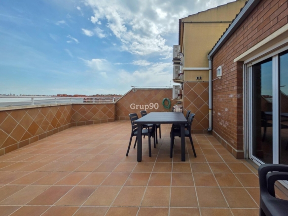 Imagen 1 de Espectacular Ático Dúplex de 130 m2 con Gran Terraza y Máxima Tranquilidad