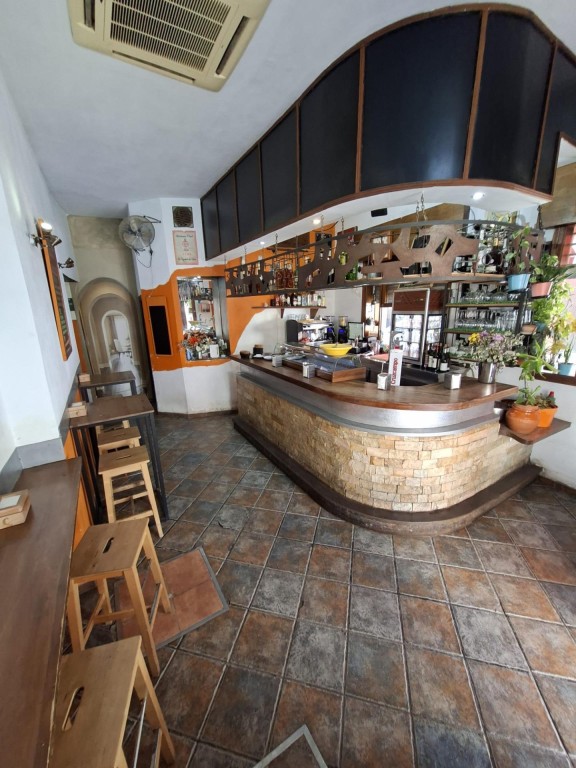 Imagen 2 de TRASPASO RESTAURANTE ALCOY 10 (CALLE TEODOSIO)