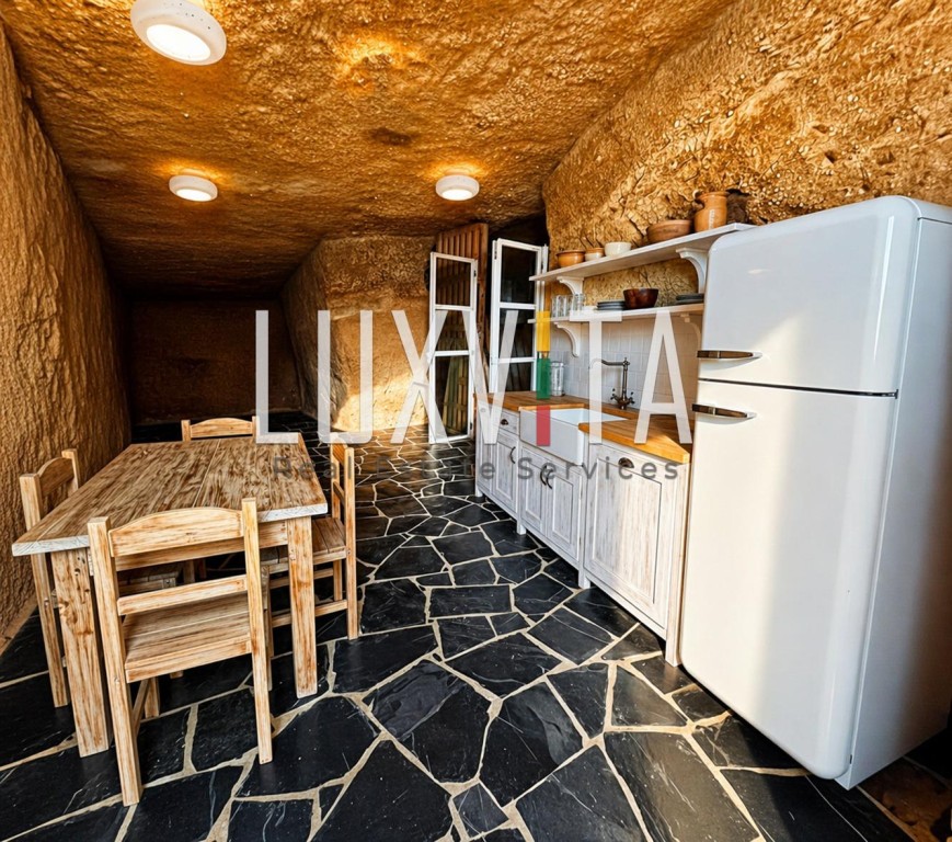 Imagen 4 de Terreno con Cuevas Únicas y Vistas Increíbles a la Naturaleza