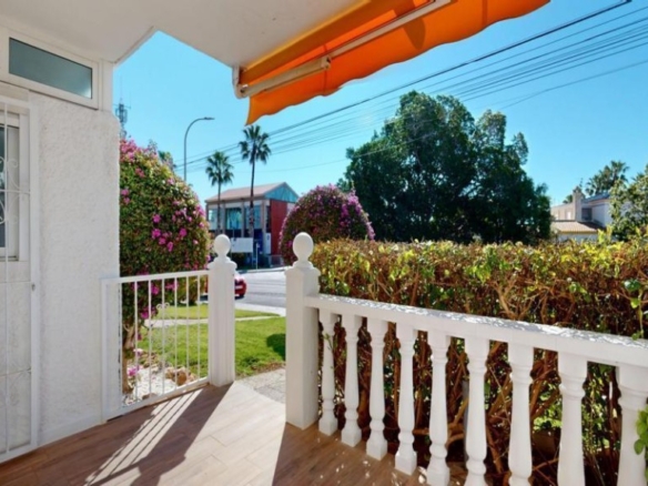 Imagen 2 de Venta de piso en Orihuela costa