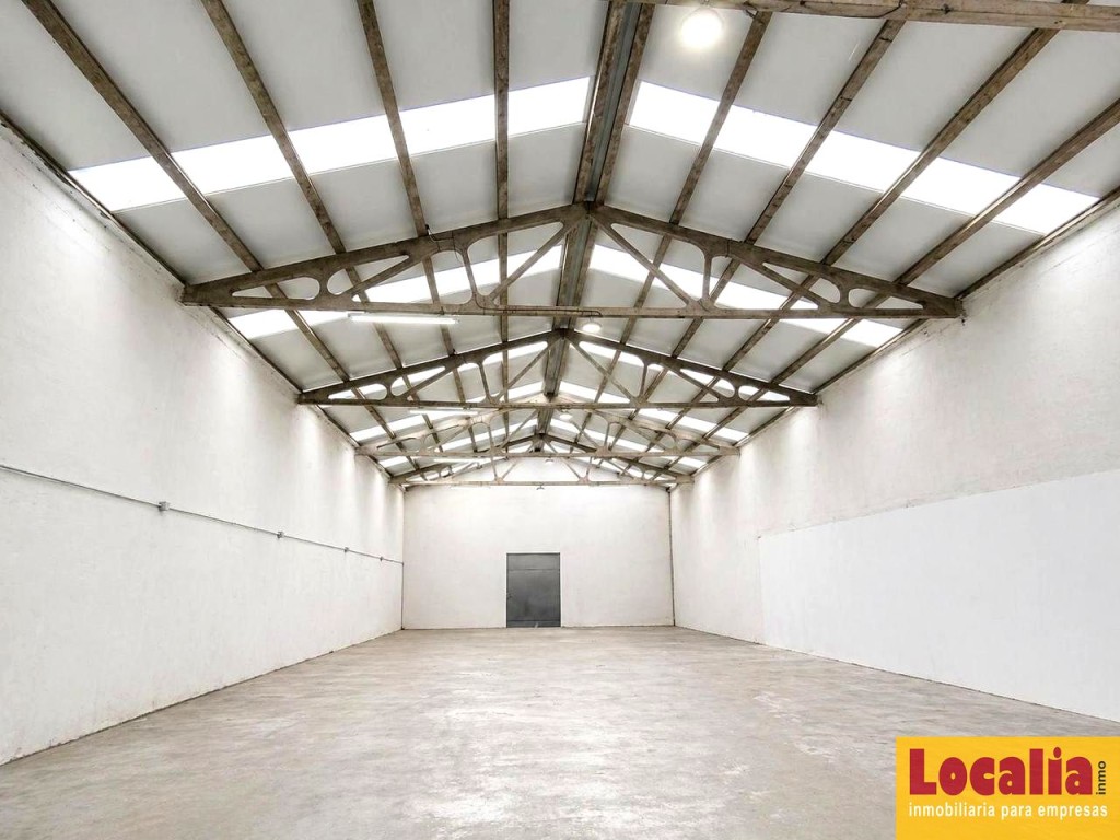 Imagen 3 de Nave industrial con acceso para tráiler Solares