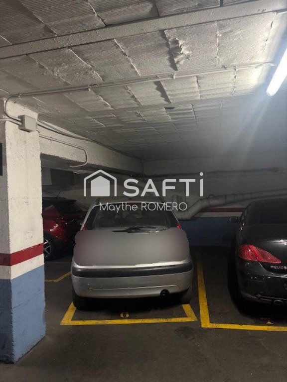 Imagen 4 de Plaza de parking para coche mediano en calle Casp junto a paseo de Sant Joan