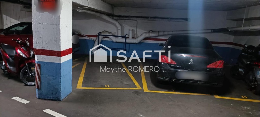 Imagen 1 de Plaza de parking para coche mediano en calle Casp junto a paseo de Sant Joan