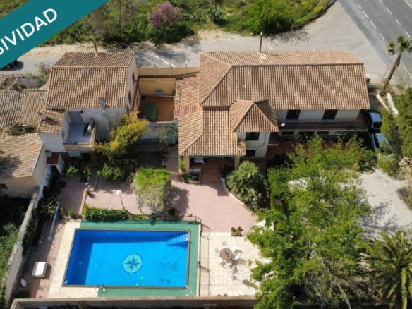 Imagen 3 de GRAN CASA CON PISCINA Y VIVIENDA INDEPENDIENTE EN XINORLA (MONÓVAR)