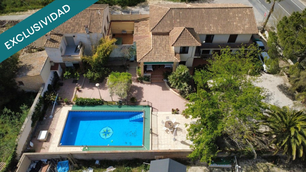 Imagen 1 de GRAN CASA CON PISCINA Y VIVIENDA INDEPENDIENTE EN XINORLA (MONÓVAR)