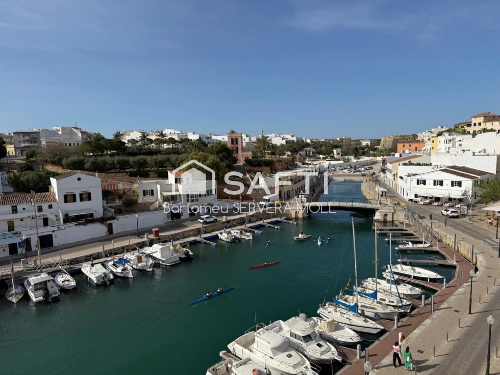 Imagen 2 de EDEFICIO ESQUINERO SINGULAR EN PLAZA MAYOR DE CIUTADELLA – INVERSIÓN EXCLUSIVA EN MENORCA