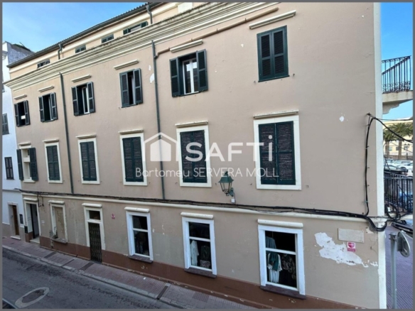 Imagen 3 de EDEFICIO ESQUINERO SINGULAR EN PLAZA MAYOR DE CIUTADELLA – INVERSIÓN EXCLUSIVA EN MENORCA