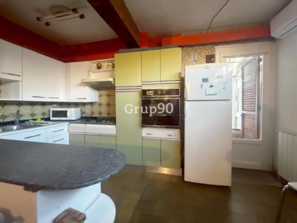 Imagen 2 de Casa de pueblo única en Artesa de Lleida + local + almacén