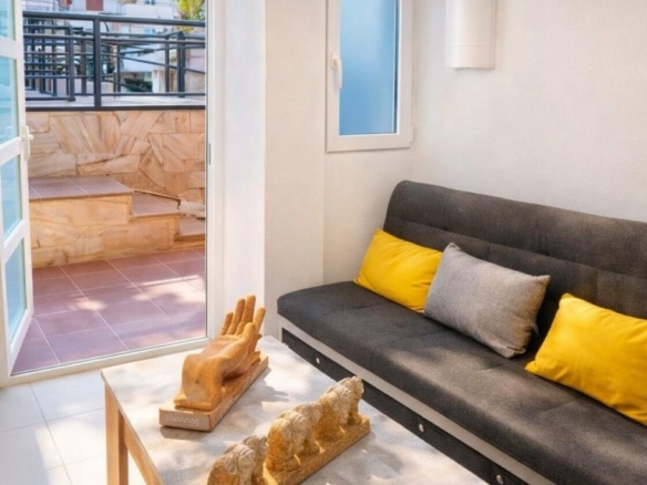 Imagen 1 de Local adaptado a vivienda en San Eugenio – Costa Adeje