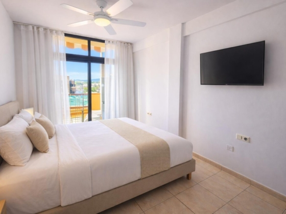 Imagen 2 de SE ALQUILA – Apartamento de 1 dormitorio en Los Cristianos
