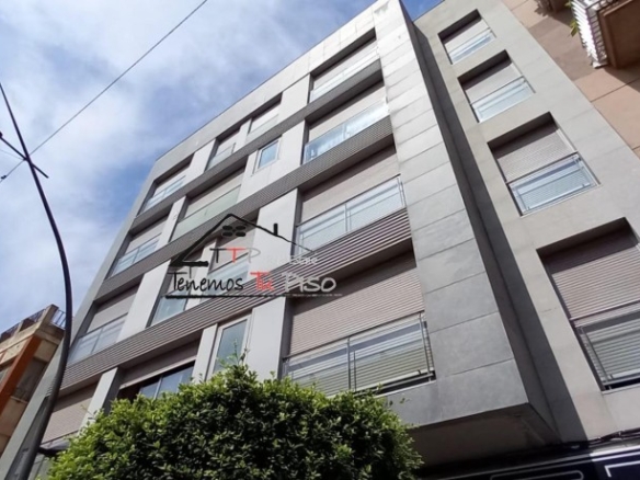 Imagen 2 de AVDA CATALUNYA; DÚPLEX CÉNTRICO CON PISCINA.