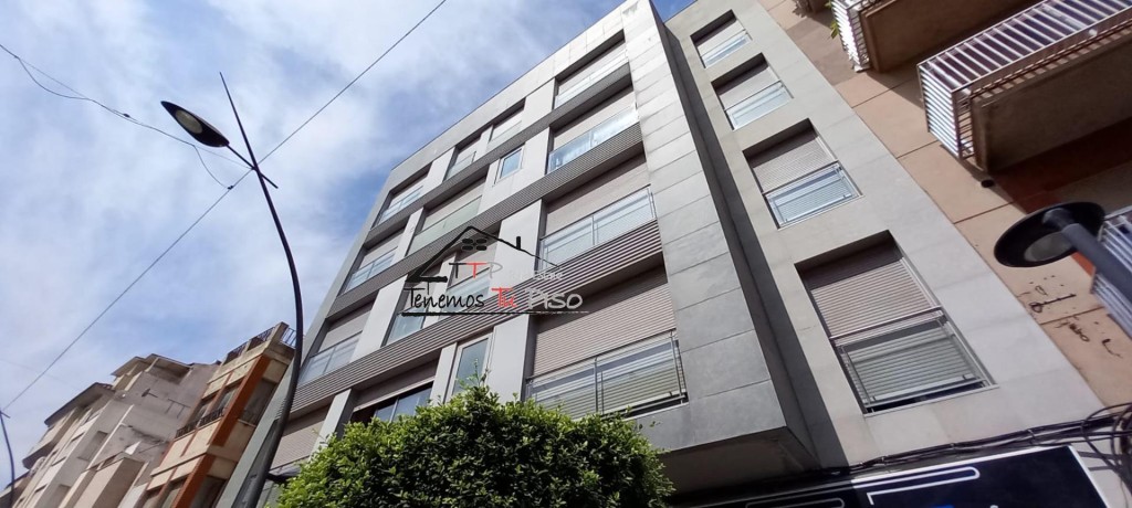 Imagen 2 de AVDA CATALUNYA; DÚPLEX CÉNTRICO CON PISCINA.