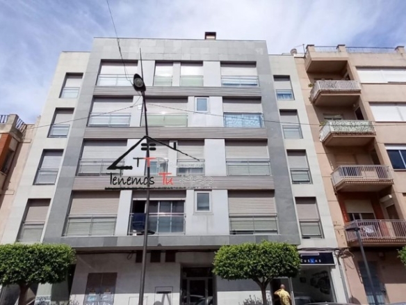 Imagen 1 de AVDA CATALUNYA; DÚPLEX CÉNTRICO CON PISCINA.