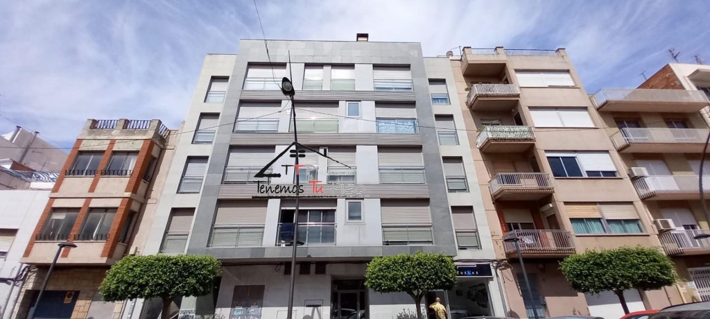 Imagen 1 de AVDA CATALUNYA; DÚPLEX CÉNTRICO CON PISCINA.