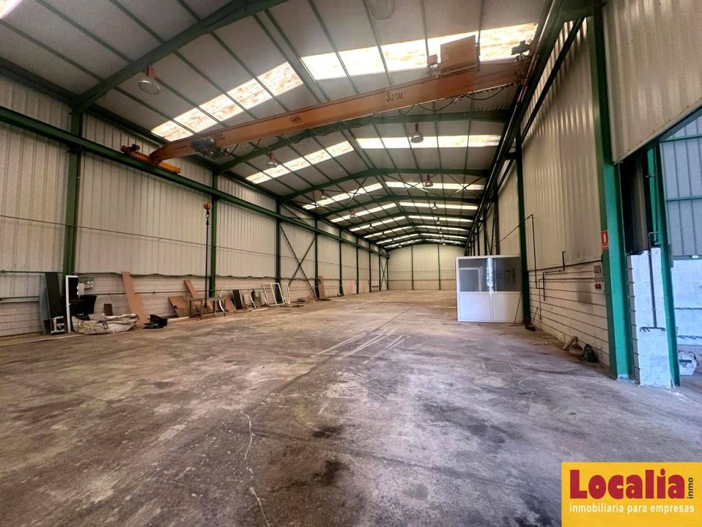 Imagen 3 de Nave industrial en alquiler en Guarnizo