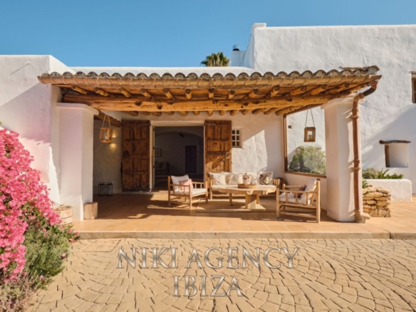 po-1261746-imagen - El Club del Propietario Imagen 1 de Casa-Chalet en Venta en Santa Eularia Des Riu Baleares