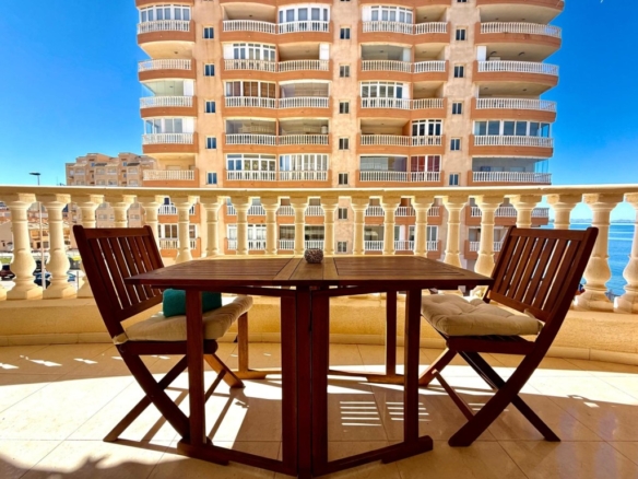 Imagen 1 de Fantástico apartamento de 2 dormitorios en Residencial Mares II – Km 7 La Manga del Mar Menor