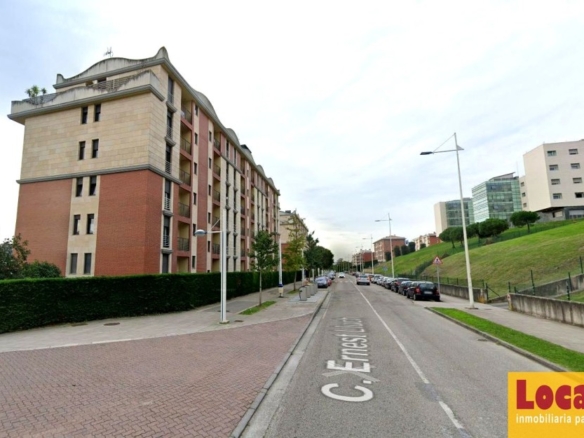 Imagen 2 de Plaza de garaje en calle Ernest Lluch