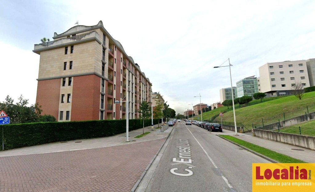 Imagen 2 de Plaza de garaje en calle Ernest Lluch