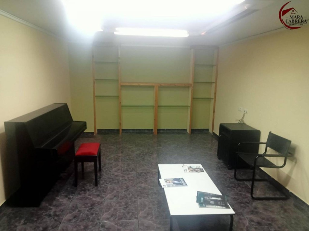 Imagen 3 de Local comercial en Alquiler en Oliva Valencia