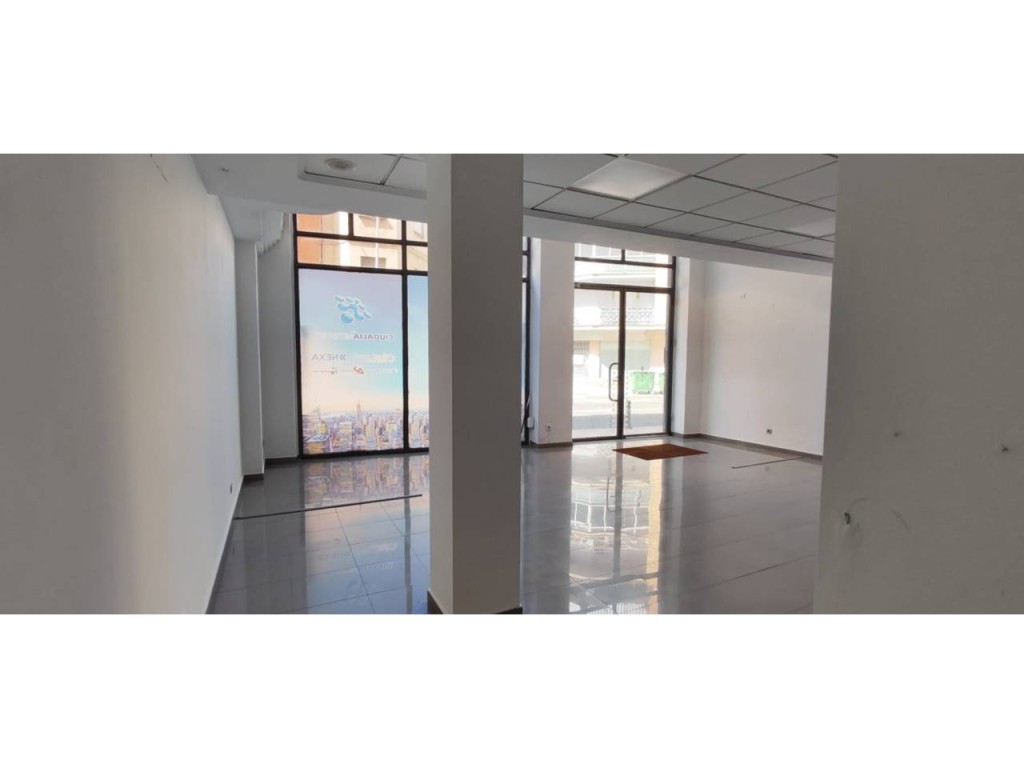 Imagen 3 de Local comercial en Venta en Tavernes De La Valldigna Valencia