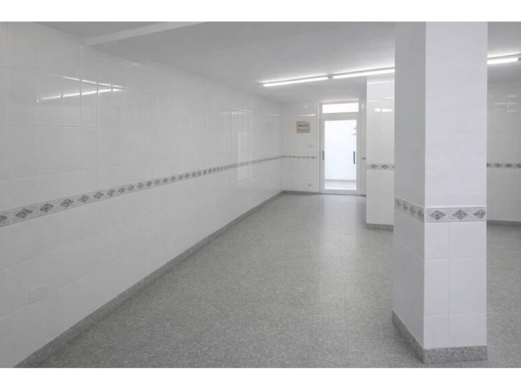 Imagen 2 de Local comercial en Venta en Piles Valencia