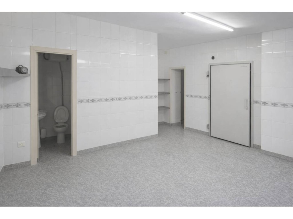 Imagen 3 de Local comercial en Venta en Piles Valencia