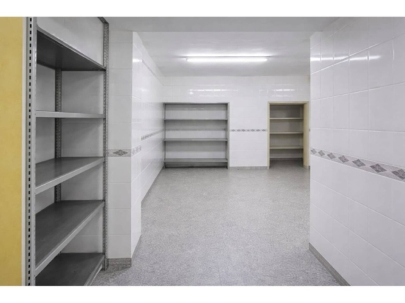 Imagen 4 de Local comercial en Venta en Piles Valencia