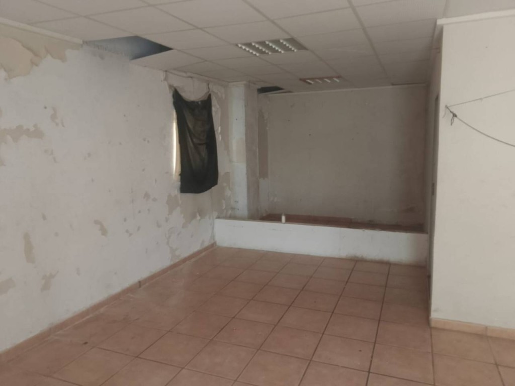 Imagen 2 de Local comercial en Alquiler en Oliva Valencia