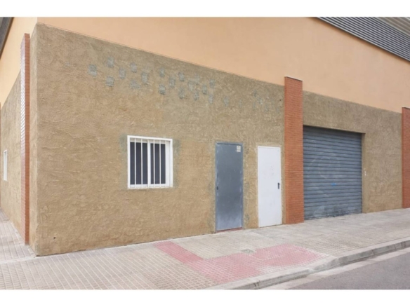 Imagen 1 de Local comercial en Alquiler en Oliva Valencia