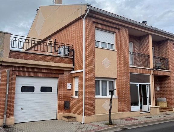 Imagen 1 de Adosada en Venta en Cabezon De Pisuerga Valladolid