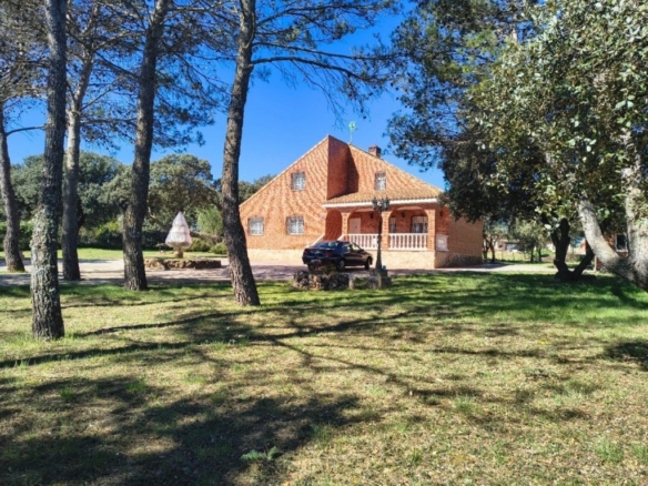 Imagen 4 de Magnífico chalet independiente con parcela excepcional en Pioz.