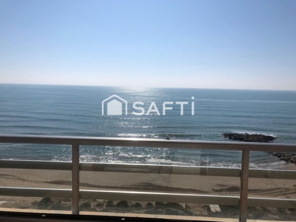 Imagen 1 de Vivienda exclusiva a pie de mar.... si buscas tranquilidad y buenas vistas esta es tu casa!