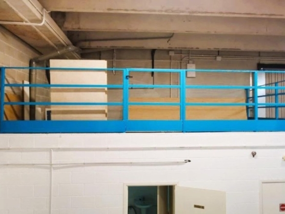 Imagen 4 de Nave industrial con aparcamiento en Sant Cugat Sesgarrigues