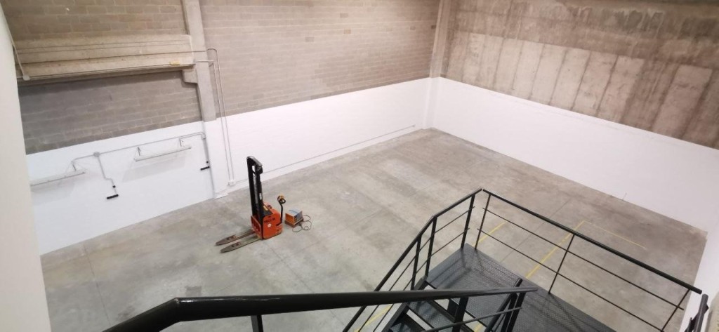 Imagen 1 de Nave industrial con aparcamiento en Sant Cugat Sesgarrigues