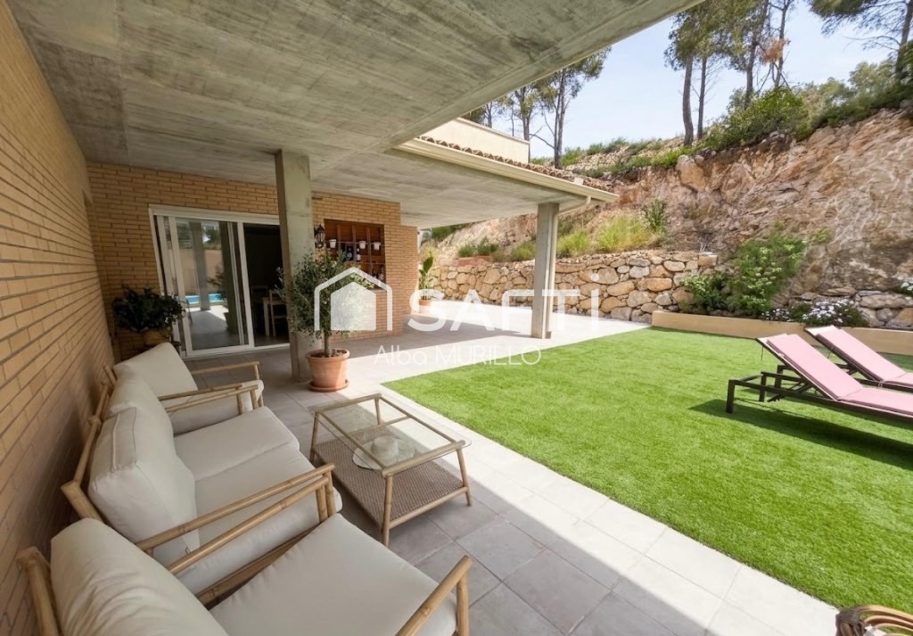 Imagen 2 de Precioso chalet unifamiliar con piscina